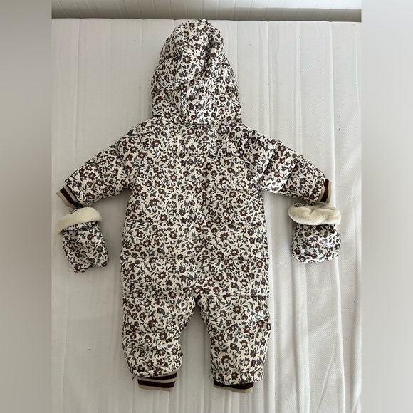 Rylee + cru vintage floral snowsuit with mittens EUC - Picture 3 of 7